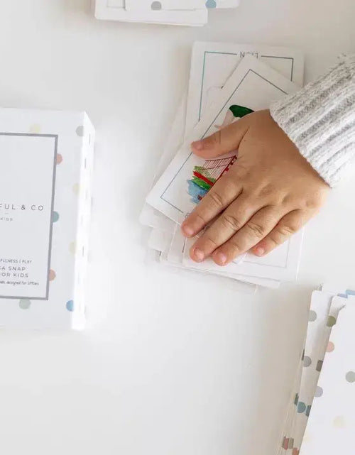 Load image into Gallery viewer, Yoga Poses Kids Card Game
